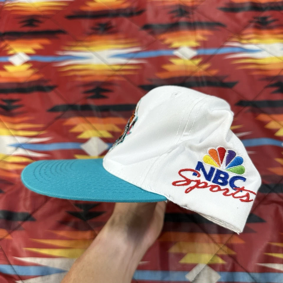 Sombrero Alamodome Vintage NBA All-Star Weekend San Antonio 1996 Especialidades Deportivas Foto 3 de 4