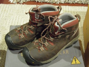 keen safety shoes womens