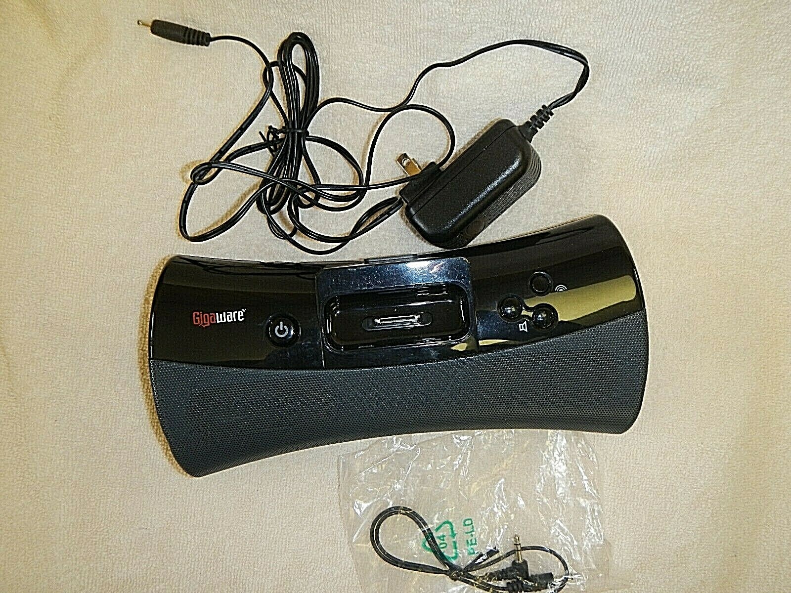 Gigaware Portable Speaker for IPOD w/case & Instructions ~ #
