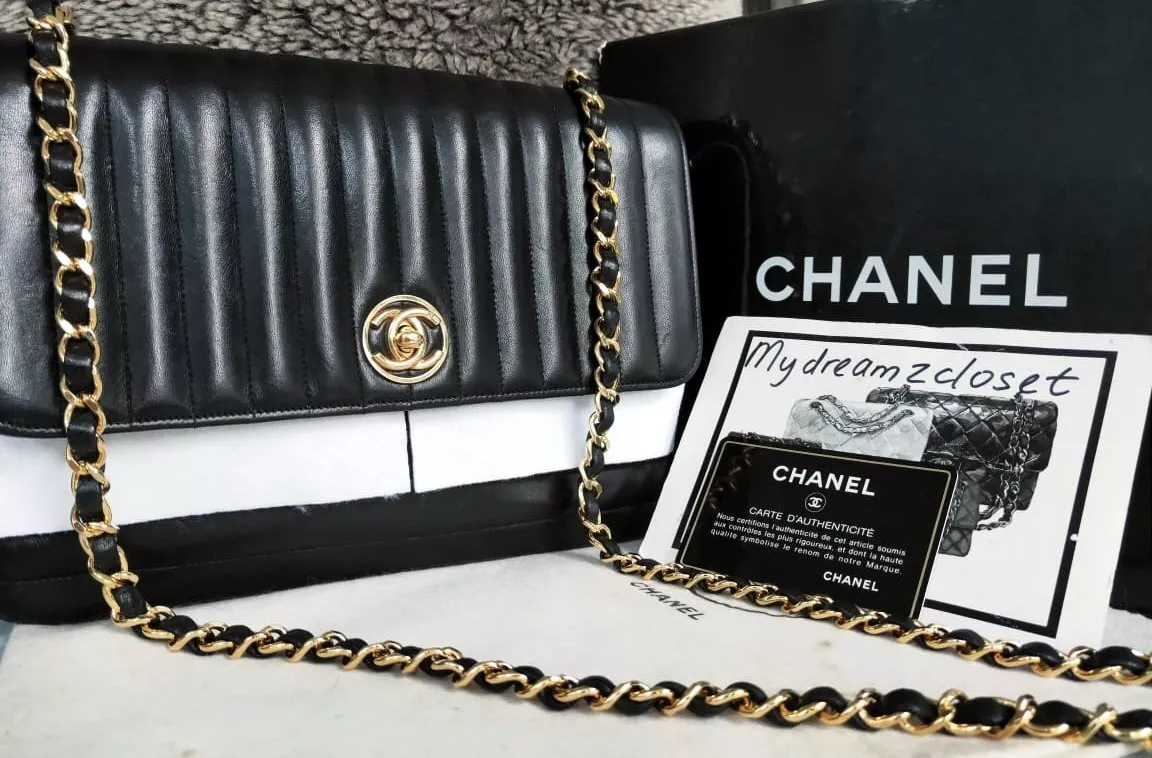 classic chanel bag white black