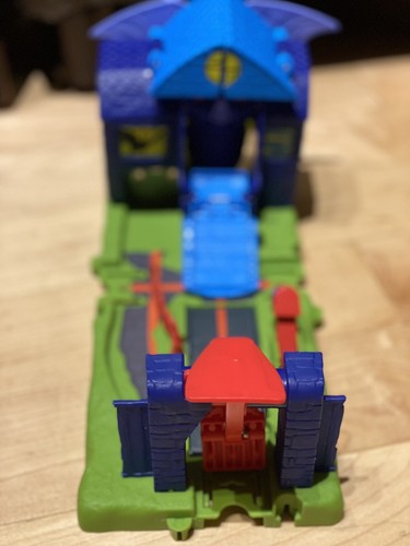 Hot Wheels Bat House Boomtrap - EXCELLENT CONDITION!! - Picture 7 of 8