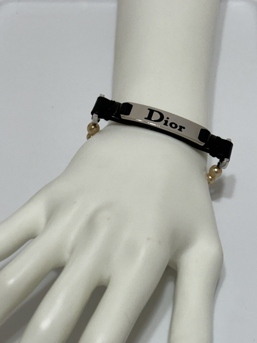 アクセサリー Dior Trotter Pearl Cursive Logo Bracelet Vtg CHRISTIAN DIOR BY JOHN GALLIANO PEARL LOGO BRACELET | eBay