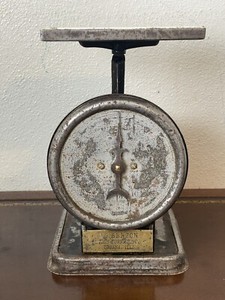 Vintage E.G. Benton House Furnishings Rustic American Family Kitchen Scale 24lb