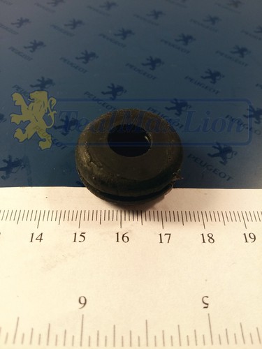 Bague caoutchouc patte fixation radiateur Peugeot 203 403 204 304 404 504 604 - Picture 1 of 13
