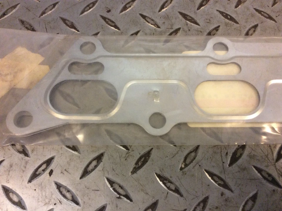 Junta colector escape 99-02 Saturn SC1 SC2 SL SL1 SL2 SW1 SW2 GM 21008079 Foto 3 de 4