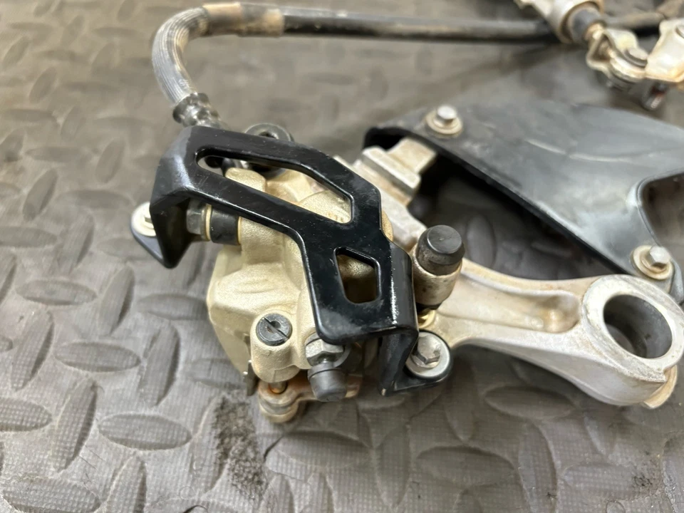 2011 09-16 KAWASAKI KX250F KX450F OEM REAR BRAKE CALIPER & BRACKET 43080-0230 - Image 3 of 4