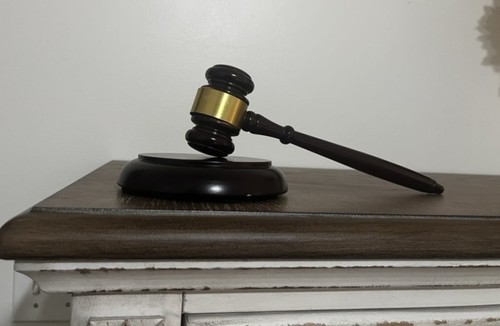Judge’s GAVEL & SOUND BLOCK - Wooden - Gold Tone Rim (831)