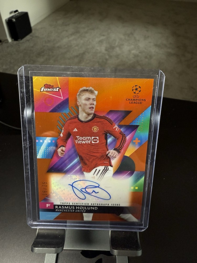 Rasmus Hojlund 2023-24 Topps Finest UEFA Orange Refractor Auto /25 Man Utd