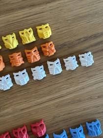 Lego Bionicle 8559 set of 67 Active and Inactive Krana 2002