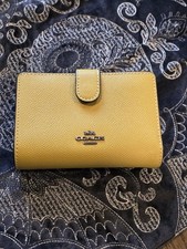 Coach Medium Bifold Wallet Zip Coin cash card ID holder mustard yellow exc cond