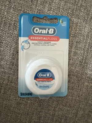 (1) Oral-B Essential Floss - Cavity Defense - Mint 50 m Brand New