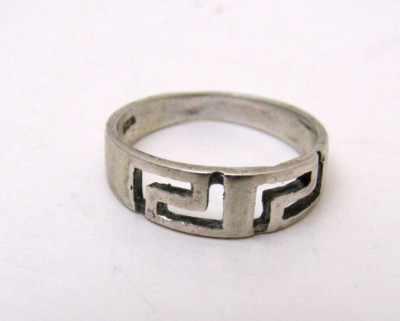 Vintage 925 Sterling Silver Greek Key Cut Out Band Ring Size 5  2.1g