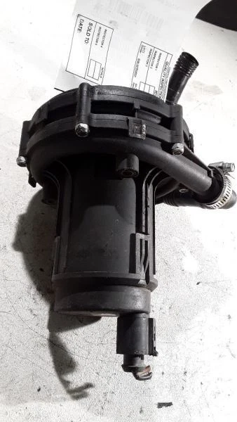 AUDI A6 1999 bomba de inyección de aire Foto 2 de 4