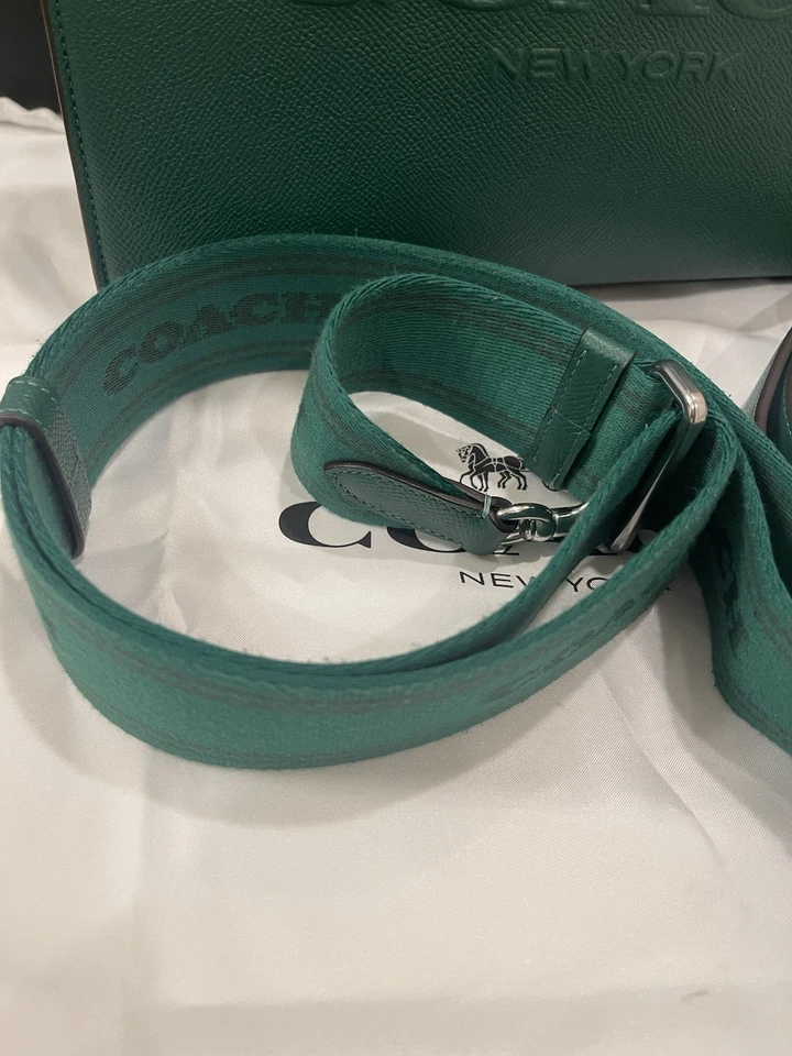 *Rare* Coach Tote Crossgrain Leather In Green with Silver Hardware CJ845 - Image 2 of 4