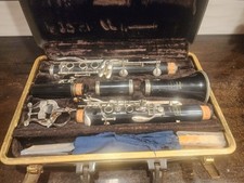 Bundy Resonite Clarinet Vintage with Hard Case Made by Selmer, USA-Extra Reeds