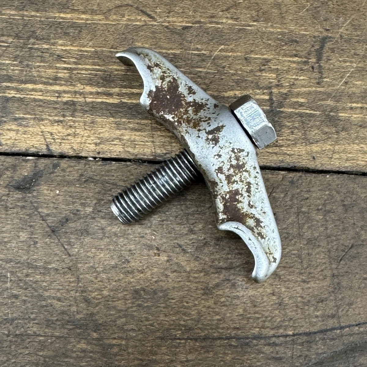 Boulon de fixation pour ressort de tension KS Tools