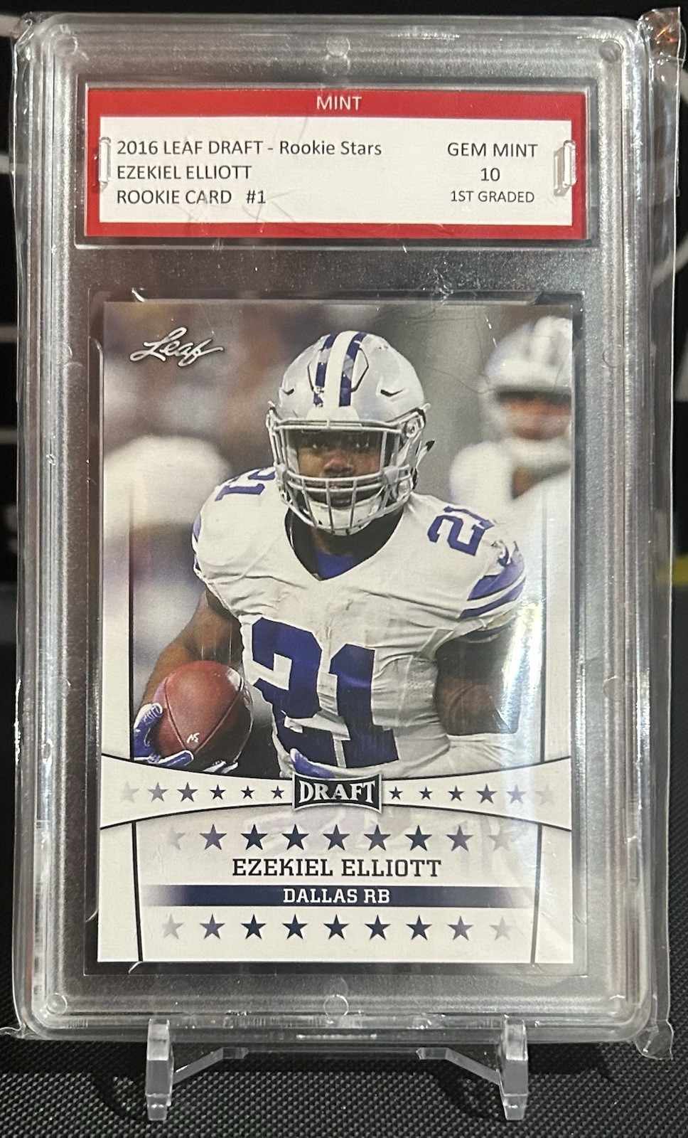 Ezekiel Elliott Leaf Draft #1 Base