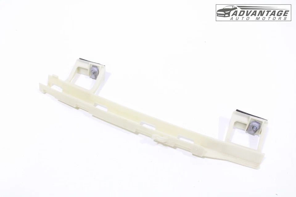 Cadillac CT4 2020-2025 puerta del lado del pasajero delantero derecho ventana guía canal OEM Foto 2 de 4