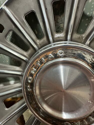 1965 Pontiac Parisienne/Bonneville/Catalina/Laurentian hub caps - Picture 7 of 11