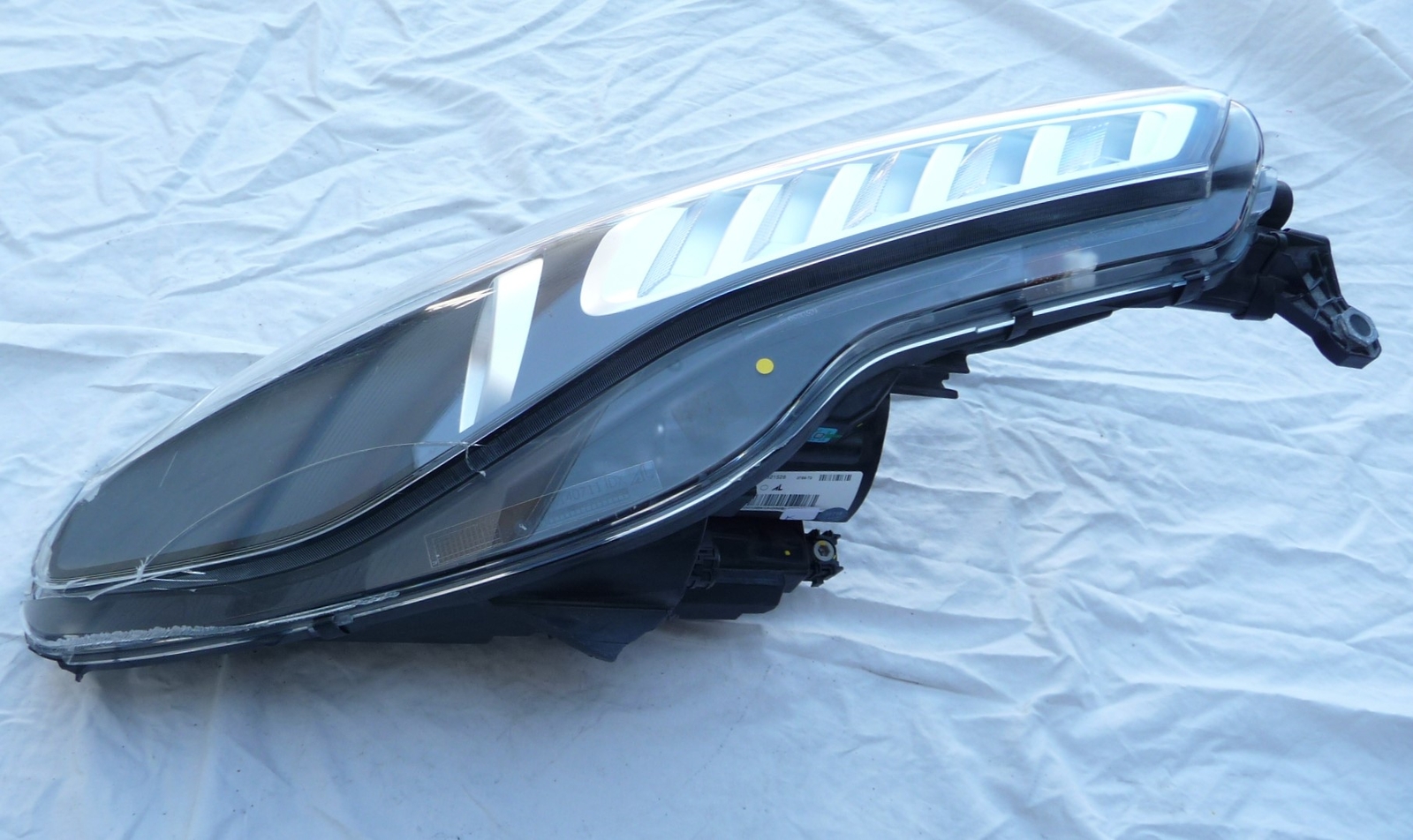 15-19 Ferrari California T Right Headlight Lamp 321528, Broken Glass OEM