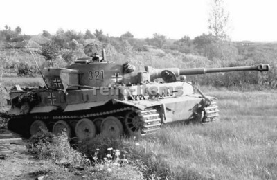 #ad WW2 PICTURE PHOTO GERMAN PANZER NUMBER 321 TANK 6443 $5.90