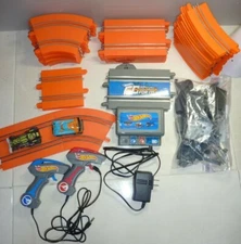 Hot Wheels Kidz Tech Slot Car Track Set with 2 cars, 15.4 Feet of Track PRE-OWN
