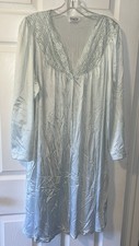 Vanity Fair Nightgown Robe Floral Lace Neckline Nylon Large Button Front Green