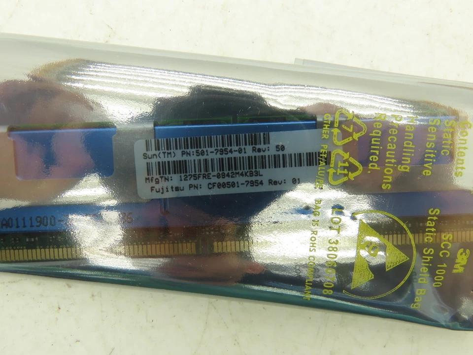 Fujitsu CF00501-7954 Rev: 01 FB DIMM RAM Memory Module 4GB PC2-5300 DDR2-667 - Image 3 of 4