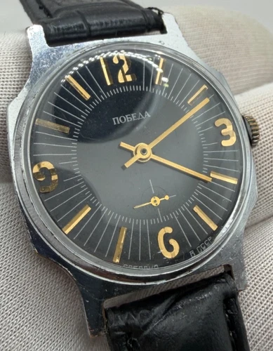 Vintage Pobeda Watch 15 Jewels Mechanical Soviet Era Cal.2602 Classic USSR