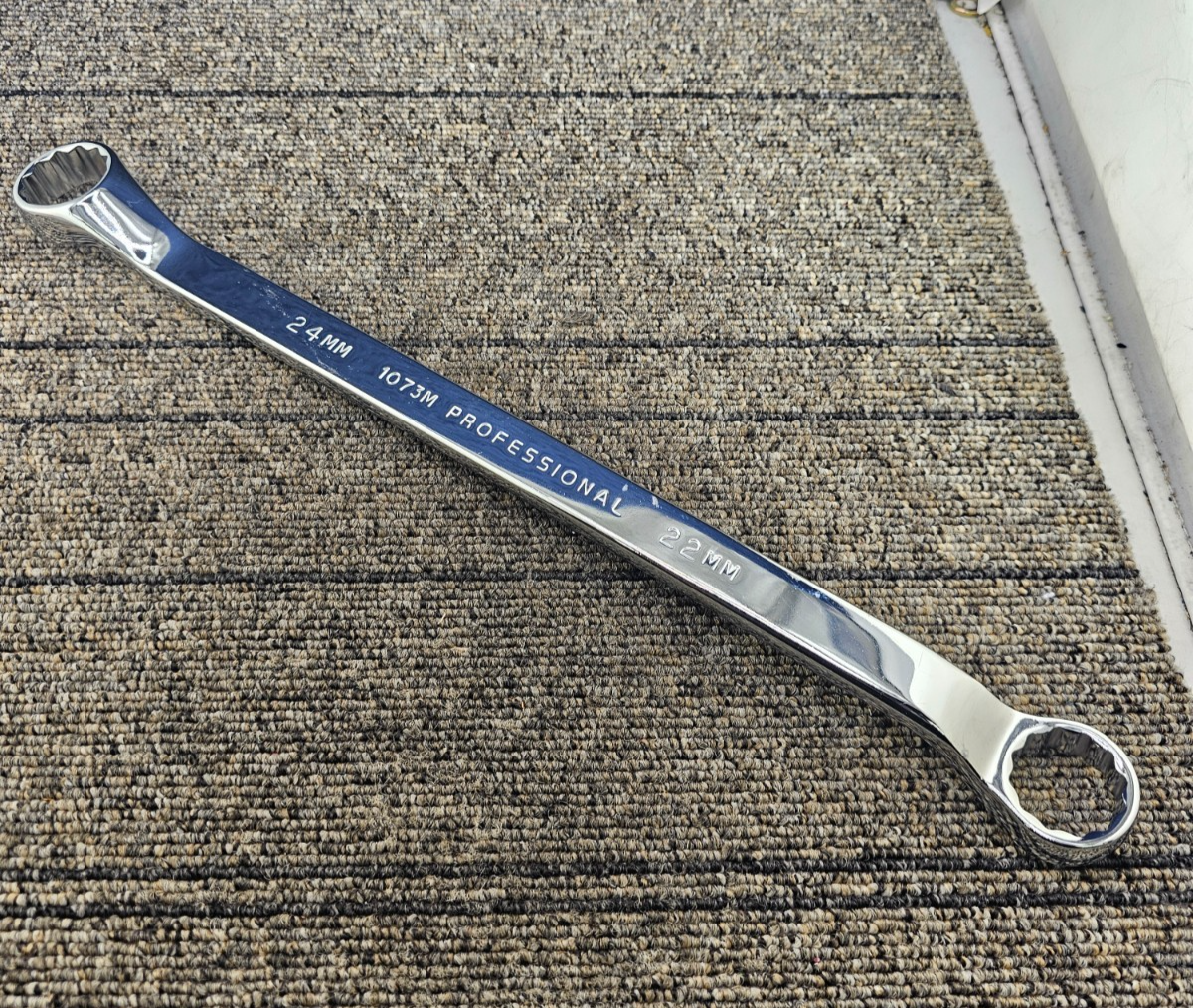 PROTO Professional 1073M: 22MM x 24MM Metric 12-Point Box End