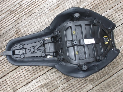 Original Harley Davidson # 52000322 2 up Duel Sattel Sitz M8 Softail Fat Bob - Bild 9 von 11