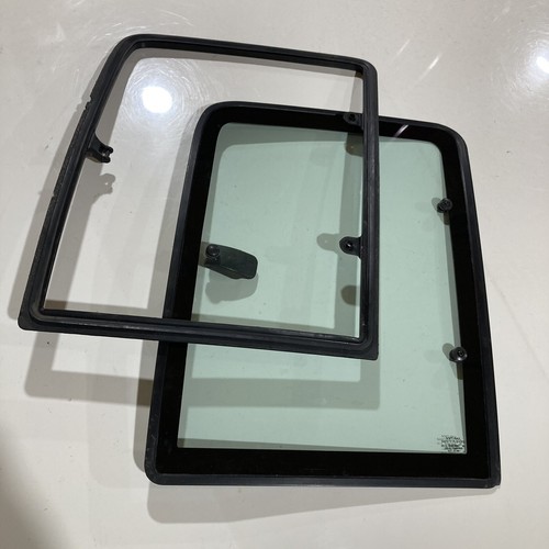 1988-1998 Chevrolet C1500 (GMC) RH quarter glass vent window (passenger-side)
