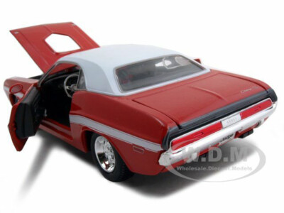 1970 DODGE CHALLENGER R/T RED W/WHITE TOP 1/24 DIECAST MODEL CAR