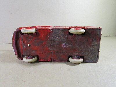DINKY TOYS France – Berliet pompier 1er secours réf : 32E - 1/55 – avec ses bobineaux et son échelle – sans boîte - Collection