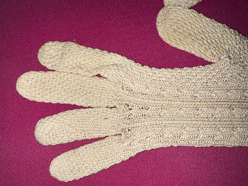 Paire de gants anciens fil de coton entièrement fait aux aiguilles - Picture 3 of 4