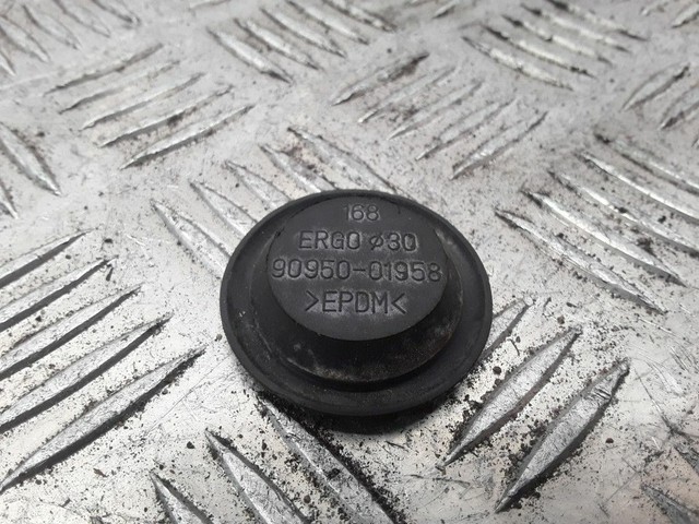 9095001958 toyota заглушка