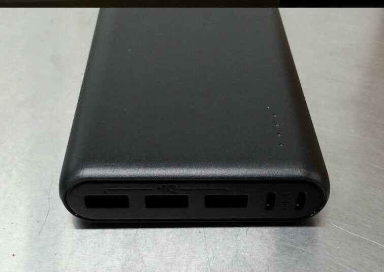 portable magnetic power bank P73-E1 Qi2 15W Magnetic Slim Power Bank