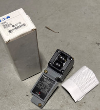 New IN  BOX Eaton Cutler Hammer  E51DED  Photo-Emitter Sensor W/Body 10-30 VDC