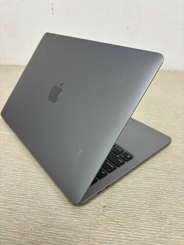 2020 Apple MacBook Pro 13.3