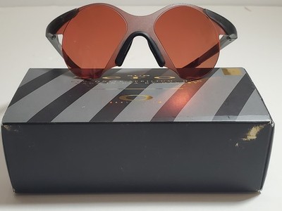 Oakley MUZM Sub Zero Matte Grey Smoke / Prizm Snow Torch 009425
