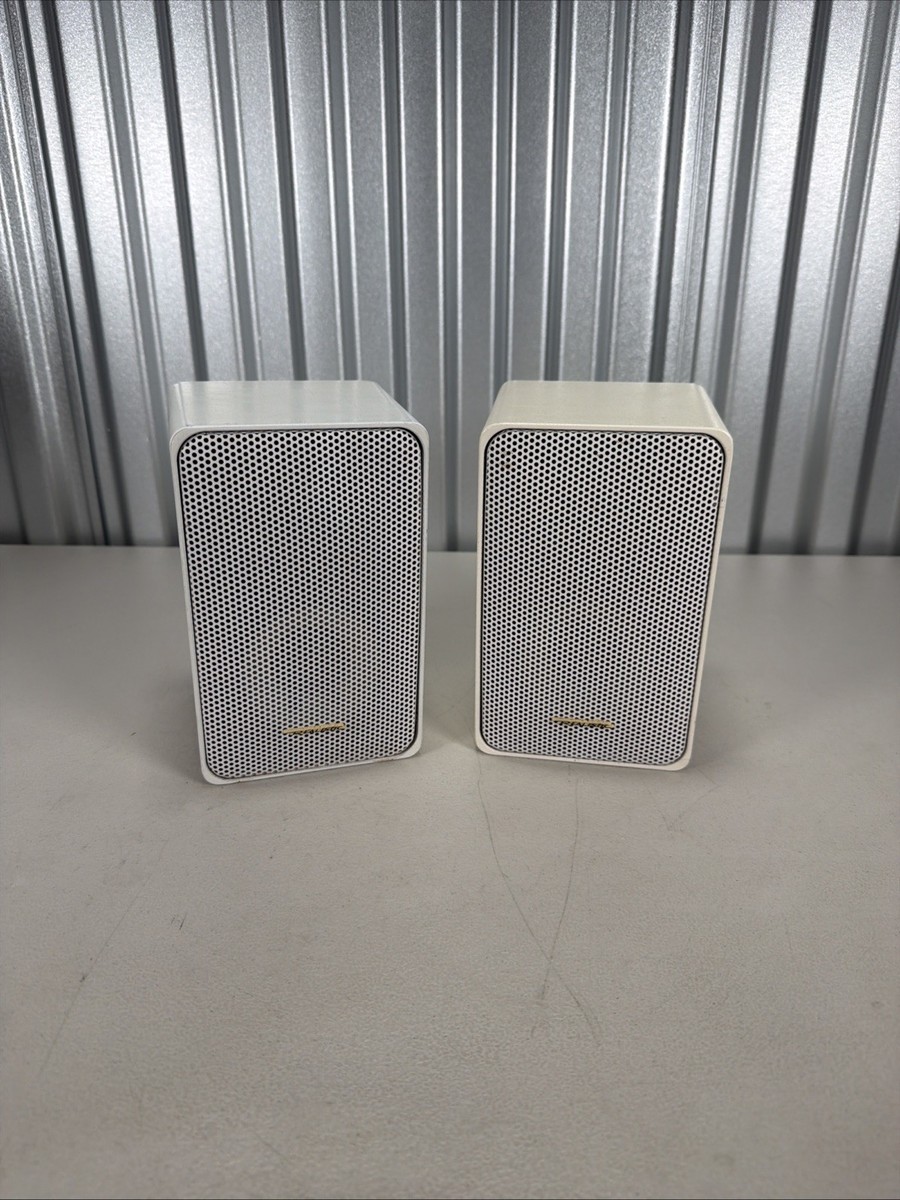 Realistic Minimus 7 Speaker Pair 40-2045 White 40W 8 Ohm Radio