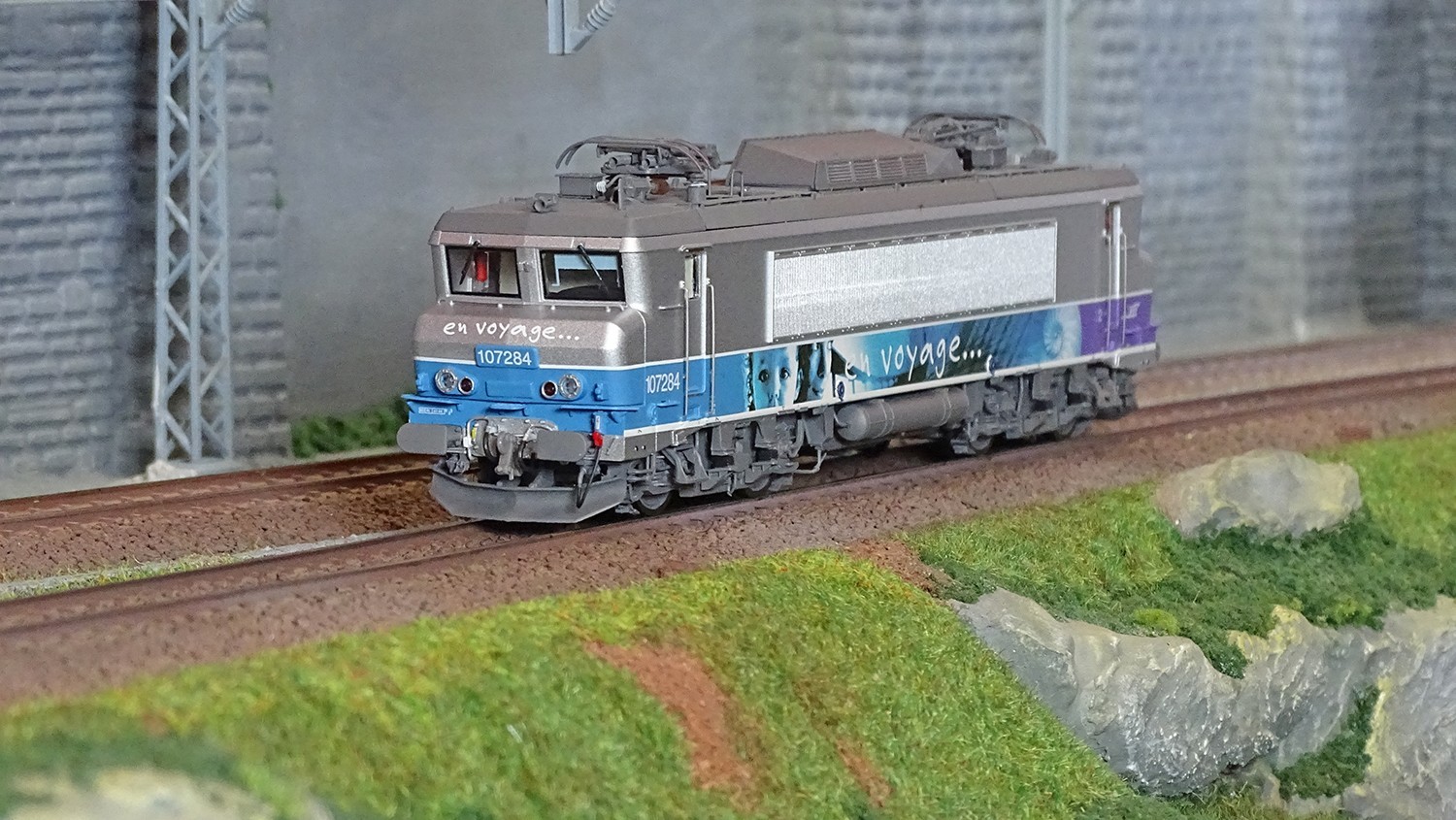 Locomotive électrique BB 7284 SNCF En Voyage LS Models 10205 haute précision HO