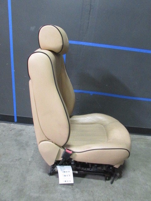 Maserati Quattroporte, LH, Left Front Seat, Beige, Used, Wear