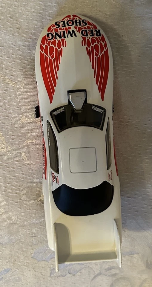 Pat Austin Action Red Wing Shoes Funny Car 1:24 Diecast - Image 4 of 4