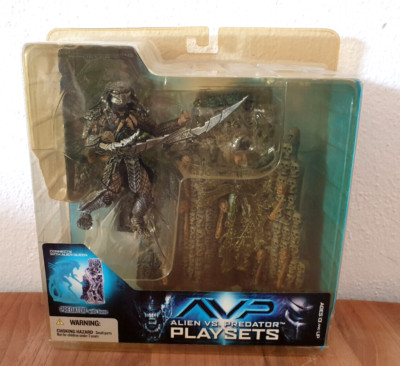 AVP - Alien vs. Predator - Predator with Base von McFarlane Toys