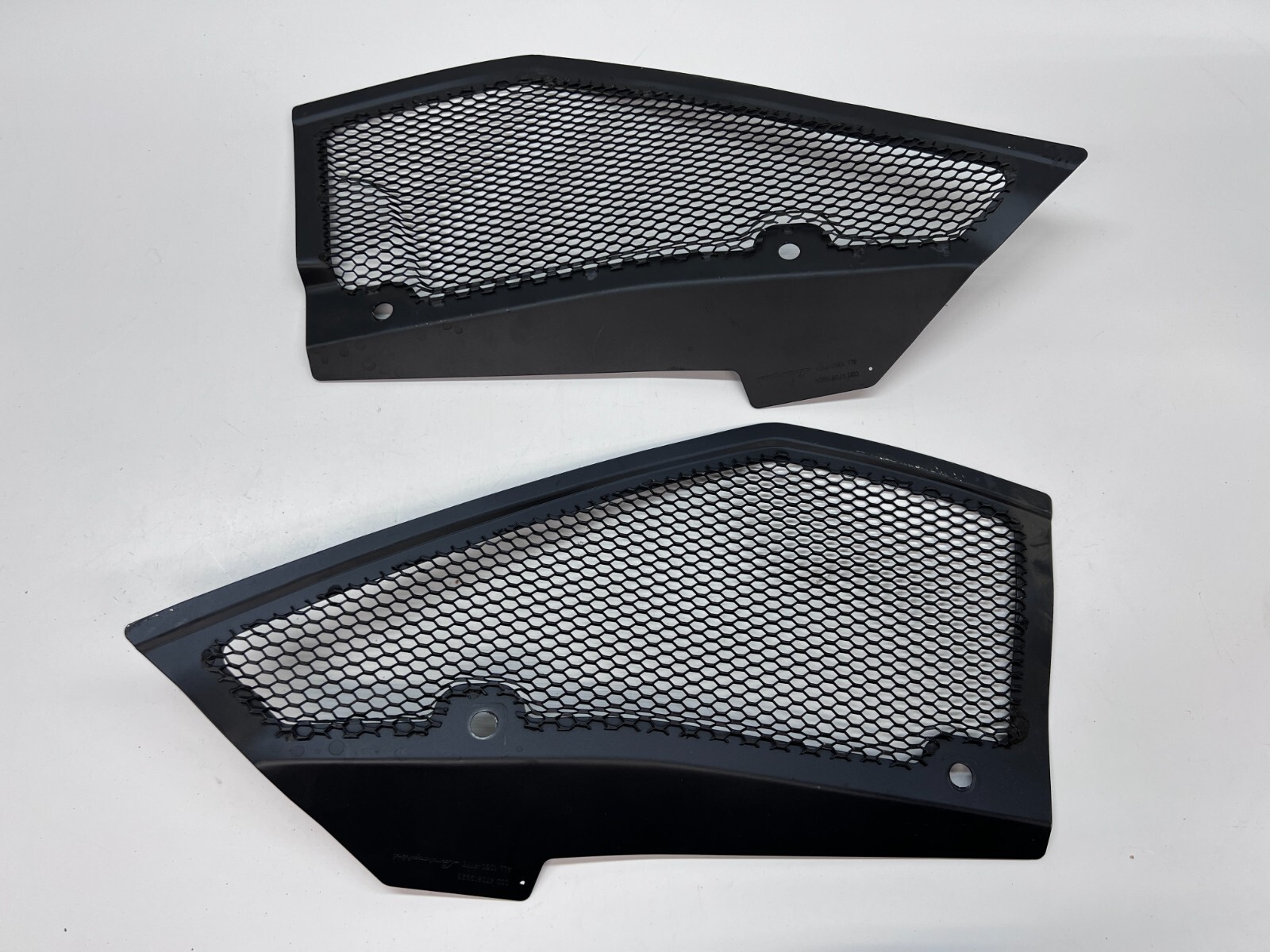 LAMBORGHINI AVENTADOR REAR SPOILER GRILLS VENT SET OEM 470819924 470819923