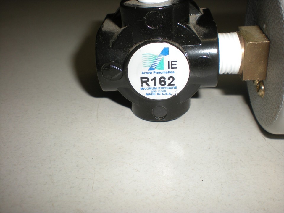 Arrow Pneumatics R162 Pneumatic Regulator with 100PSI Gauge - 1/8
