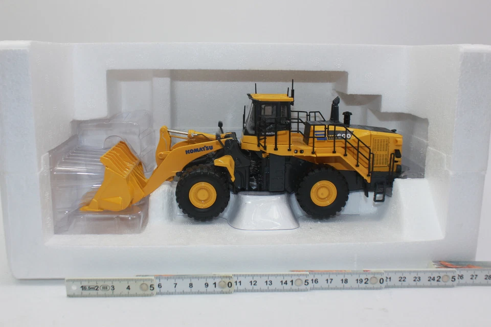 UH 8127 Komatsu Radlader WA 600 -8 1:50 NEU in OVP