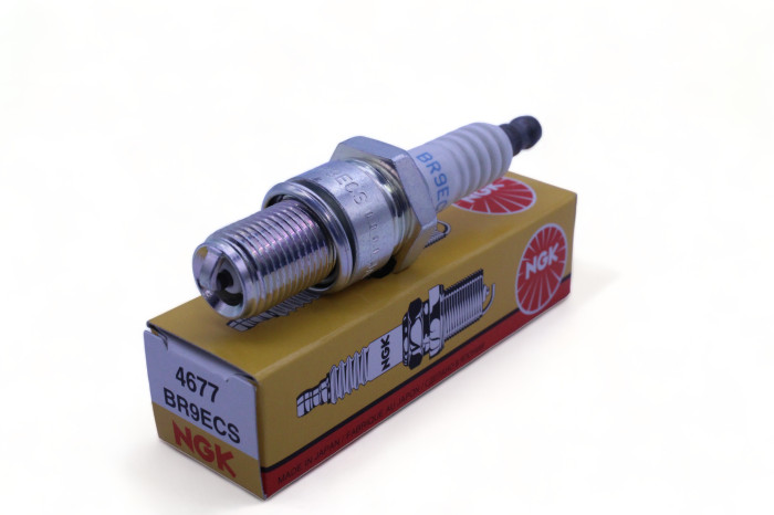 NGK 4677 BR9ECS NICKEL Fits SPARK PLUG 0.8MM GAP