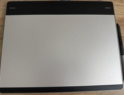 Intuos Comic CTH-680 S1 Pen & Touch Tablet Medium for Digital Art Manga - Afbeelding 2 van 3